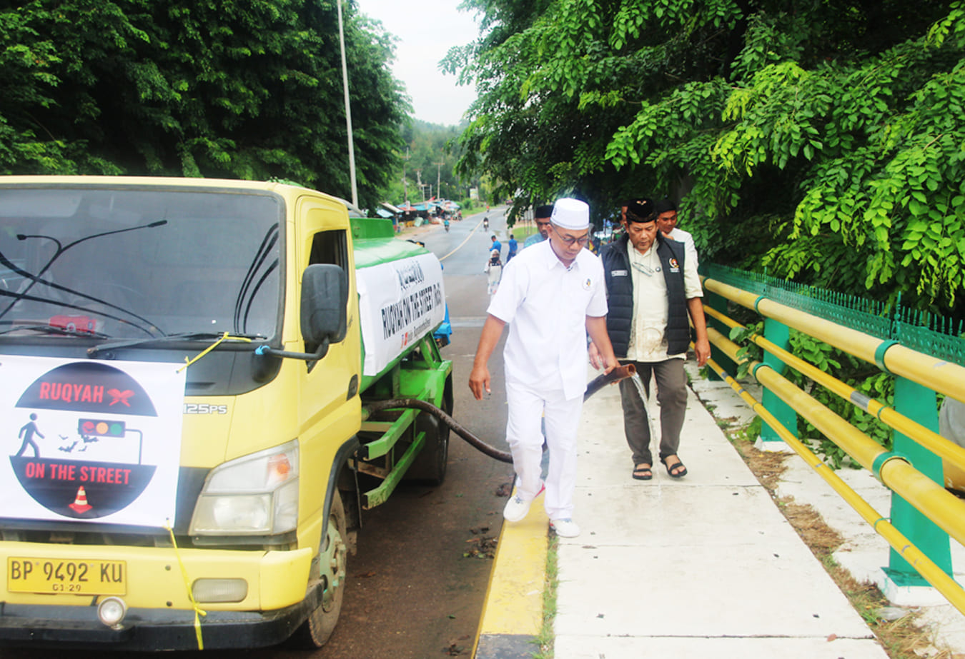 Yayasan An Nubuwwah dan Tim RoS Siram 5.000 Liter Air Ruqyah di Jembatan I Barelang